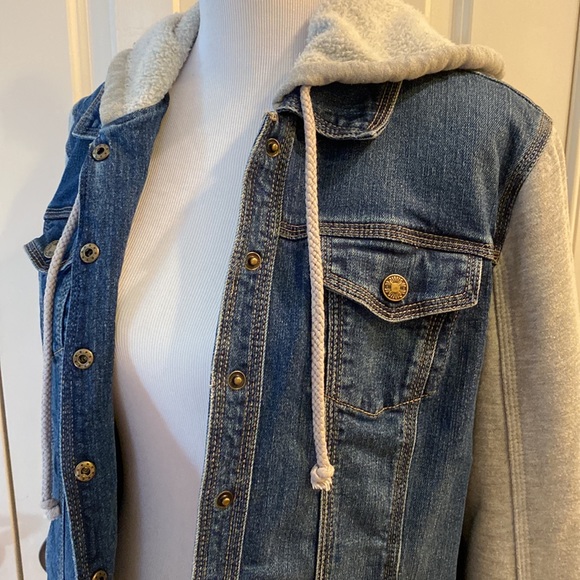 Jean jacket - Picture 5 of 5